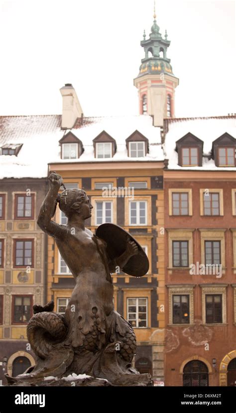 Facades of Warsaw Old Town buildings Stock Photo - Alamy