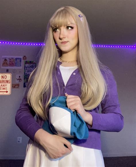 Pacifica Northwest Cosplay | Gravity falls cosplay, Cute cosplay, Cosplay