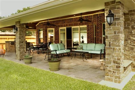 Outdoor Living Room in Katy - TCP Custom Outdoor Living