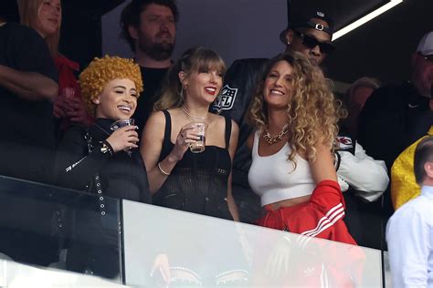 Taylor Swift Arrives at the Super Bowl 2024 to Cheer on Travis Kelce | Vanity Fair