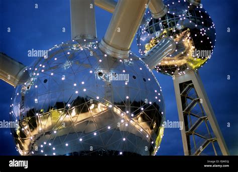 the Atomium at night, Brussels, Belgium, 01/09/2007 Stock Photo - Alamy