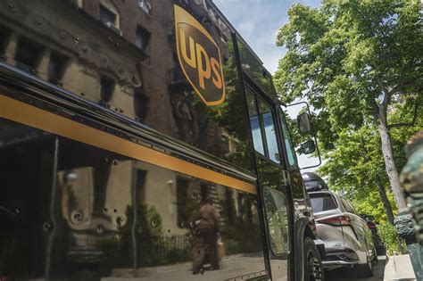 UPS, Teamsters reach contract deal, potentially averting strike - cleveland.com