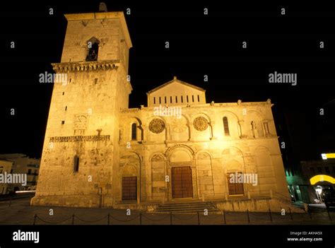 Benevento cathedral hi-res stock photography and images - Alamy