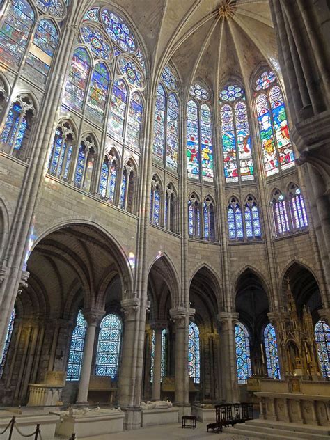 Rayonnant Gothic choir of St Denis | Basilica of st denis, Gothic ...