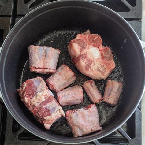 Braised Oxtail Recipe (One Pot) - Momsdish