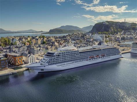 10 Things to Love About the Viking Sea Cruise Ship