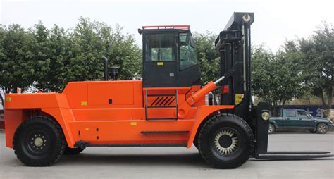 High Reliability Warehouse Forklift Trucks , Customized 32 Ton Forklift