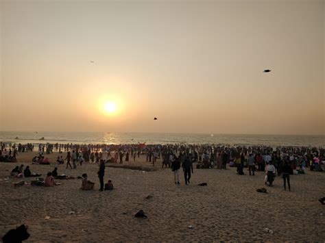 Juhu beach, Mumbai - Sunset and street food at the beach