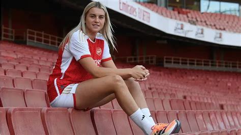 Alessia Russo joins Arsenal on free transfer from Man Utd - Vanguard News