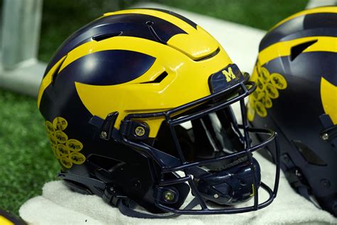 Look: Michigan Football Player Announces Surprising Transfer - The Spun