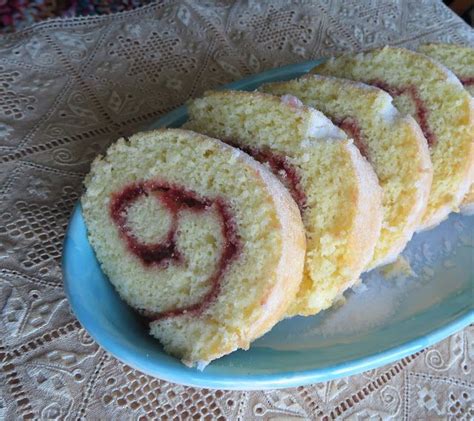 Mary Berry's Swiss Roll (A Tutorial) | Recipe | Berries recipes ...