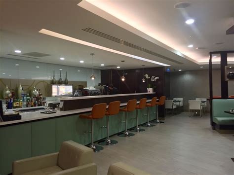 Review: LHR Etihad Airways First & Business Class﻿ Lounge - LiveTraveled