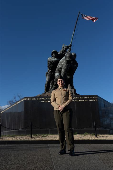 DVIDS - Images - U.S. Marines Reenlist at the United States Marine Corps War Memorial Statue ...