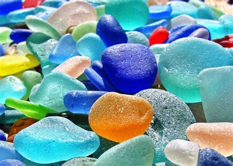 What is Sea Glass, and Where Can You Find Sea Glass? - Geology In