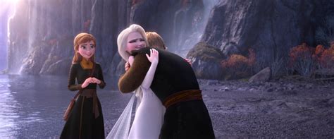 Anna And Elsa Hugging – Telegraph