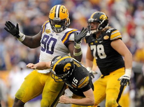 Slideshow: LSU vs. Iowa, Outback Bowl | Multimedia | lsureveille.com