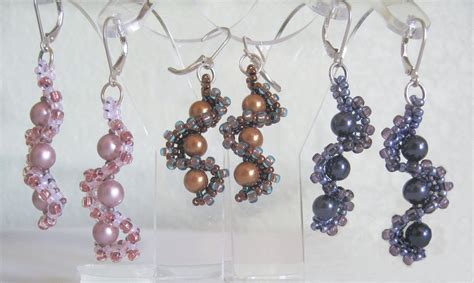 Free Project: Whirlygig Earrings | Seed bead jewelry, Beaded jewelry, Earring tutorial