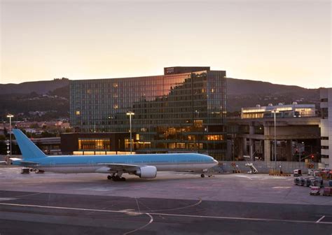 The Top San Francisco Airport Hotels to Bookend Your Bay Area Trip