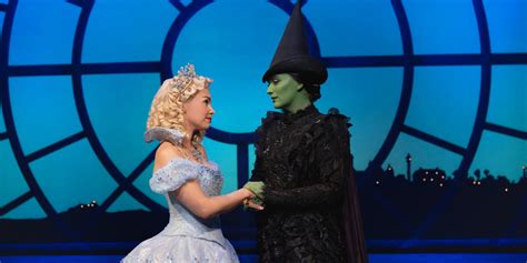 Photos: First Look at the New UK Tour Cast of WICKED