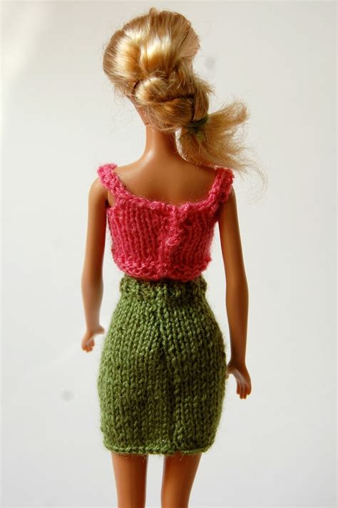 the geeky knitter: barbie pencil skirt - free knitting pattern