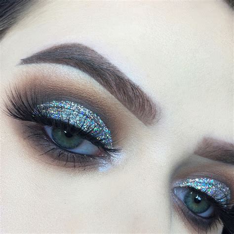 NYE makeup using the ABH modern renaissance palette and nyx glitter | Glitter makeup, Nye makeup ...