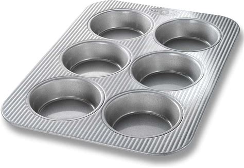 Mini Cake Pans Every Southern Baker Should Own