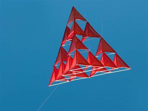 How to Make a Tetrahedral Kite – Scout Life magazine