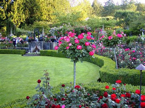 On The High Road: Victoria ~ Butchart Gardens