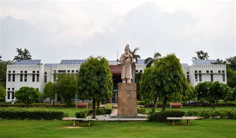 JMI New Delhi : Admission 2024, Courses, Fees, Placement, Cut Off