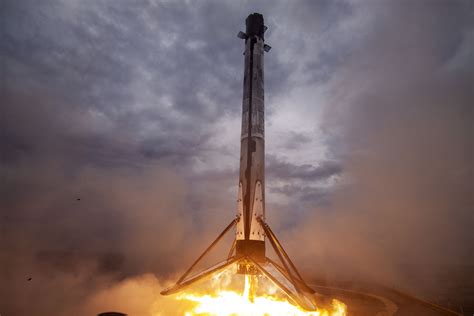 Falcon 9 First Stage Booster Nails Droneship Landing (WATCH) - The ...