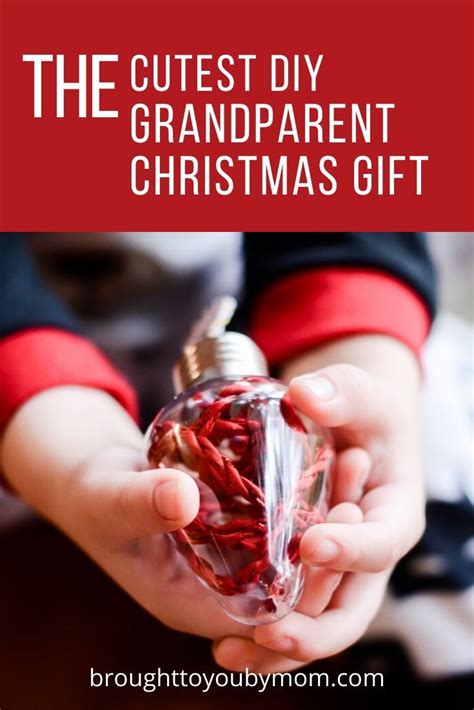 The Cutest DIY Grandparent Christmas Gift is right here. Create memories for years t ...