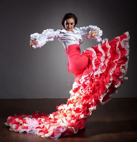 Flamenco Dancer Belly Dancing Classes, Dancer Wear, Flamenco Dancing, Flamenco Dress, Dancesport ...