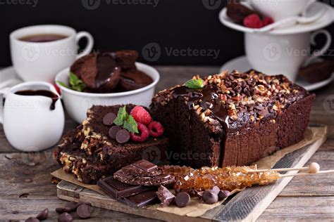 Chocolate loaf cake with nuts 15704742 Stock Photo at Vecteezy