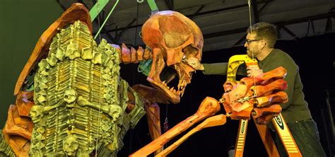 LABYRINTH BOOKS Toronto Comics MANGA and GRAPHIC NOVELS - TORONTO: Laika's 16-foot skeleton!