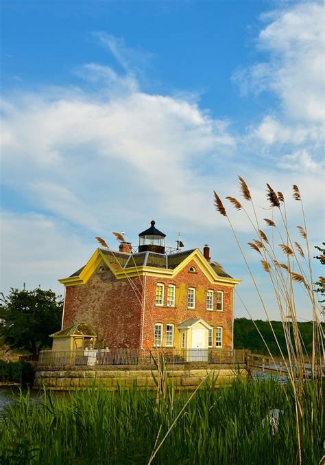 Saugerties Lighthouse | New York by Rail