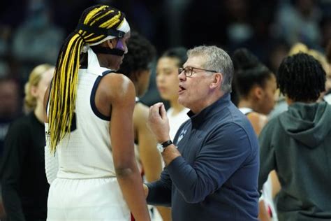 Geno Auriemma remembers controversial 2021 UConn-Baylor ending | Flipboard