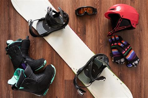 An Overview of Skiing Equipment | TOM GAMES