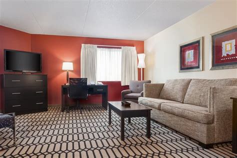 Delta Hotels by Marriott Fargo - UPDATED 2018 Prices, Reviews & Photos ...