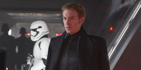 General Hux | StarWars.com