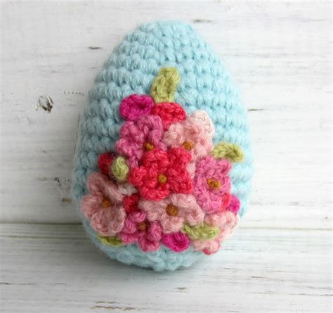 Crochet Easter Egg Pink Flowers on Blue | crocheted from cas… | Flickr