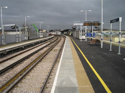 Rochester railway station, Kent, 2016 © Nigel Thompson cc-by-sa/2.0 ...