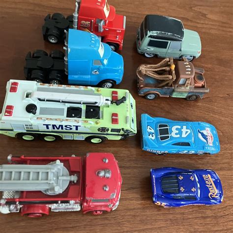 8 piece Disney Cars lot (TMST, Fabulous Lightning McQueen, Mater, Fire ...