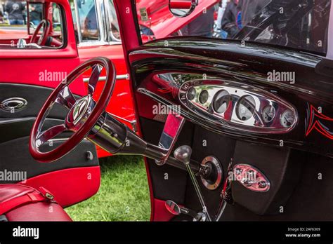 1932 ford deuce coupe hi-res stock photography and images - Alamy