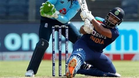 India vs England: From one-handed shots to smashing sixes - a look at ...