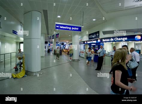 Manchester Airport Terminal 3 Stock Photo - Alamy