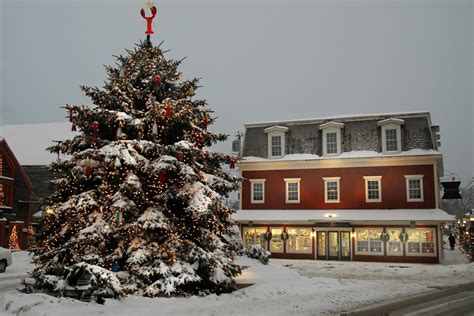 28 Best Christmas Towns In New England You Must Visit (2023) - New ...