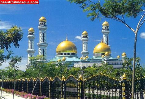 Jame-Asr-Hassanil-Bolkiah-Mosque-in-Bandar-Seri-Begawan-Brunei | Beautiful mosques, Mosque ...