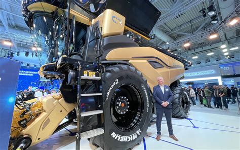 New Holland unveils the CR11 combine at Agritechnica ’23 – RealAgriculture