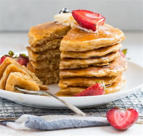 The BEST Oatmeal Pancakes – WellPlated.com