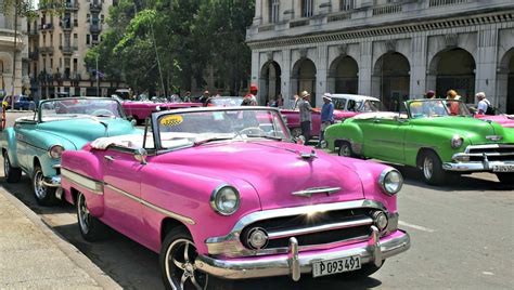 American Classic Cars in Cuba.01 - CarShowz.com